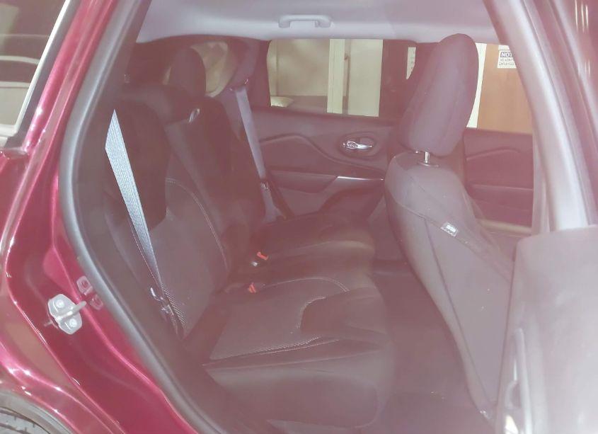 Photo 8 of 2020 Jeep Cherokee LATITUDE FWD (VIN 1C4PJLCB3LD511645)