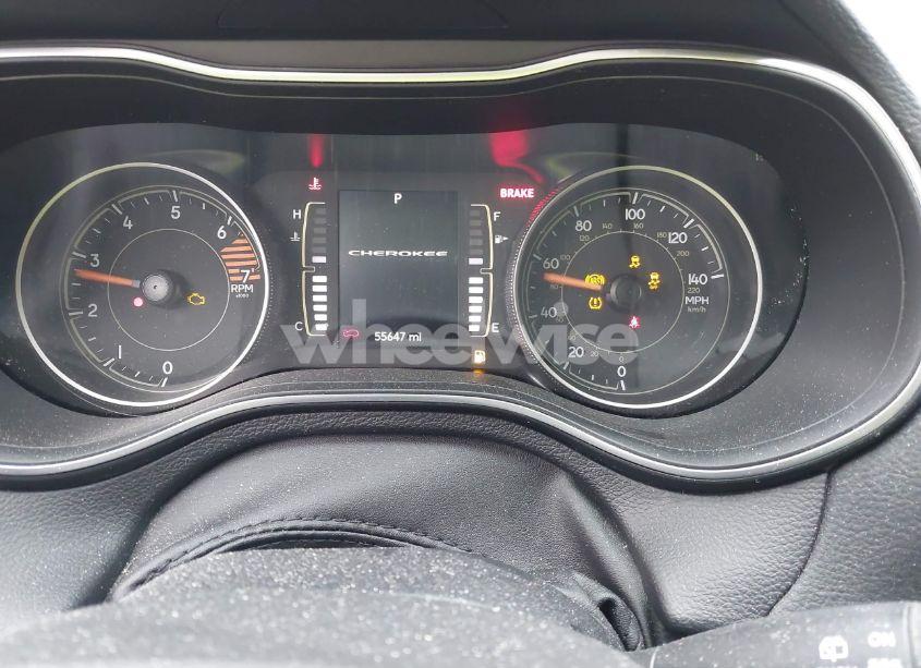 Photo 7 of 2020 Jeep Cherokee LATITUDE FWD (VIN 1C4PJLCB3LD586488)