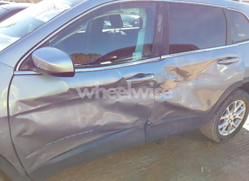 Photo 6 of 2014 Jeep Cherokee LATITUDE (VIN 1C4PJLCB4EW225732)