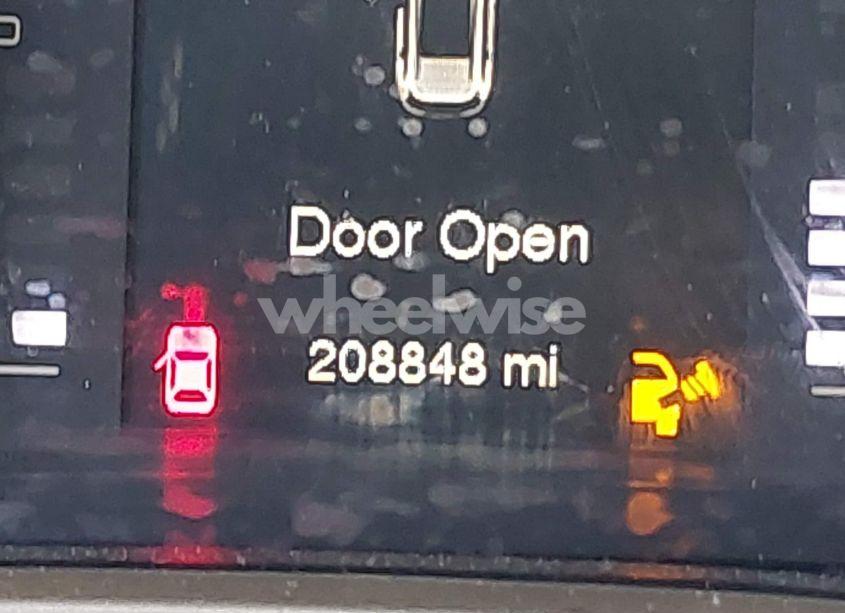 Photo 16 of 2014 Jeep Cherokee LATITUDE (VIN 1C4PJLCB4EW323501)