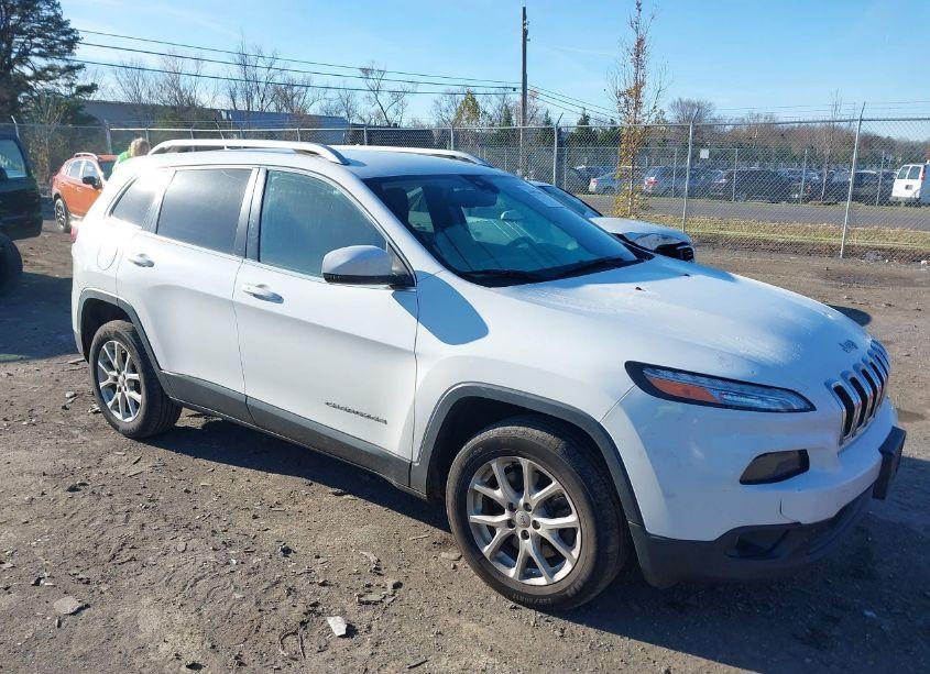 2015 Jeep Cherokee LATITUDE (VIN 1C4PJLCB4FW616722) main photo