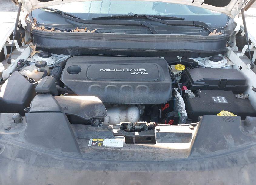 Photo 10 of 2015 Jeep Cherokee LATITUDE (VIN 1C4PJLCB4FW616722)