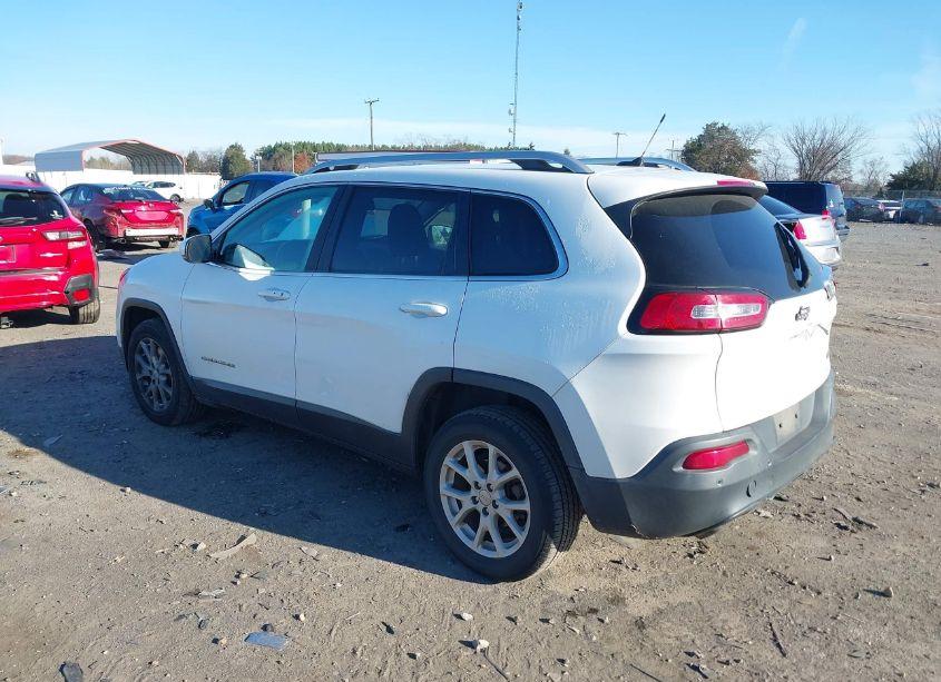 Photo 3 of 2015 Jeep Cherokee LATITUDE (VIN 1C4PJLCB4FW616722)