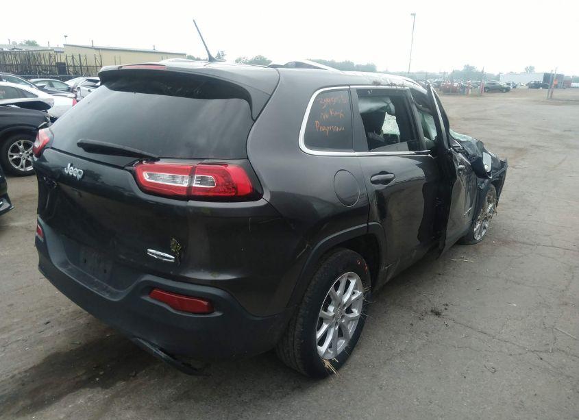 Photo 4 of 2015 Jeep Cherokee LATITUDE (VIN 1C4PJLCB4FW721566)
