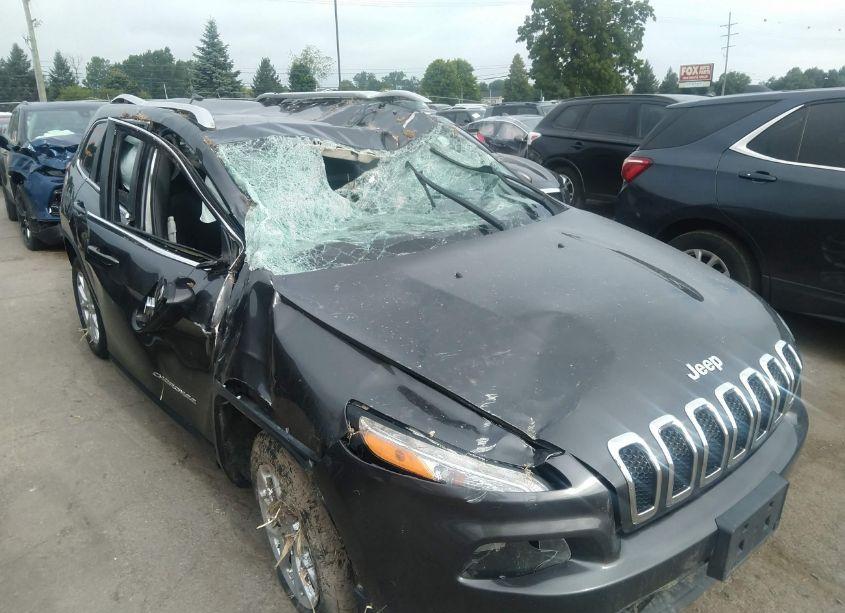 Photo 6 of 2015 Jeep Cherokee LATITUDE (VIN 1C4PJLCB4FW721566)