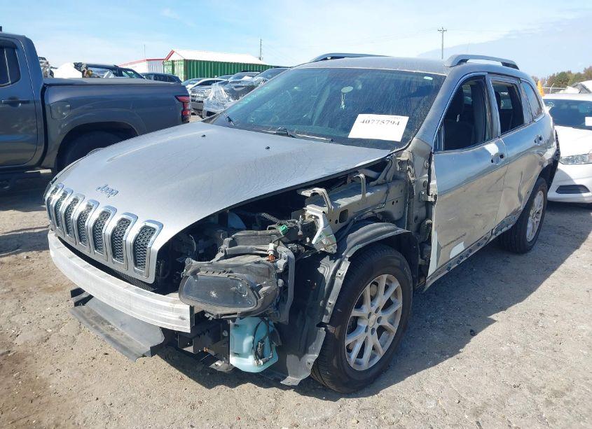 Photo 2 of 2016 Jeep Cherokee LATITUDE (VIN 1C4PJLCB4GW114391)