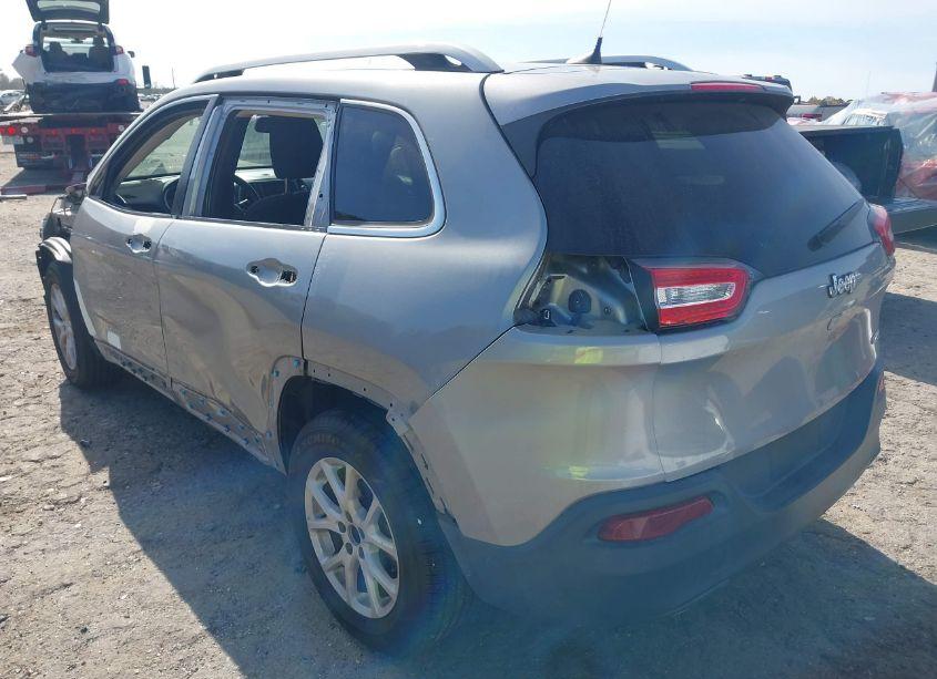 Photo 3 of 2016 Jeep Cherokee LATITUDE (VIN 1C4PJLCB4GW114391)