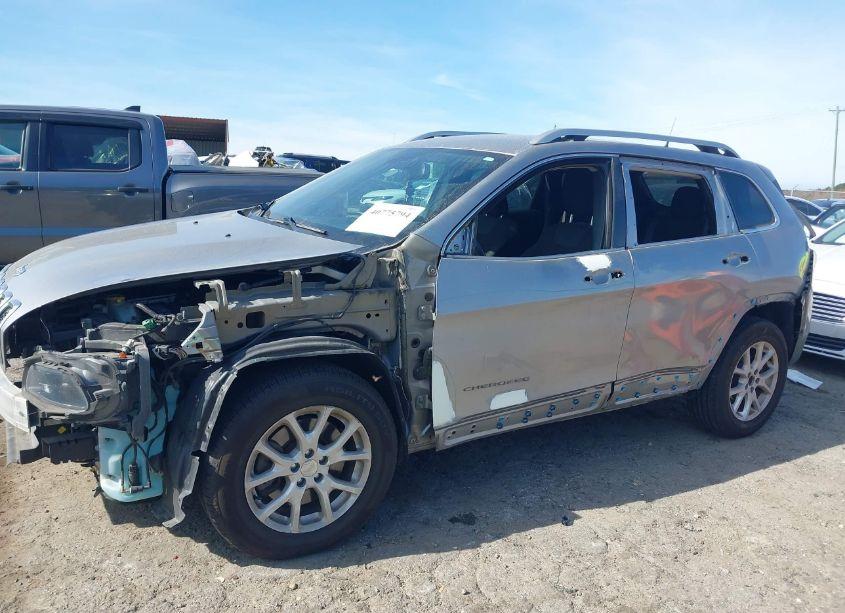 Photo 6 of 2016 Jeep Cherokee LATITUDE (VIN 1C4PJLCB4GW114391)