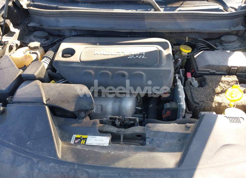 Photo 10 of 2016 Jeep Cherokee LATITUDE (VIN 1C4PJLCB4GW126010)