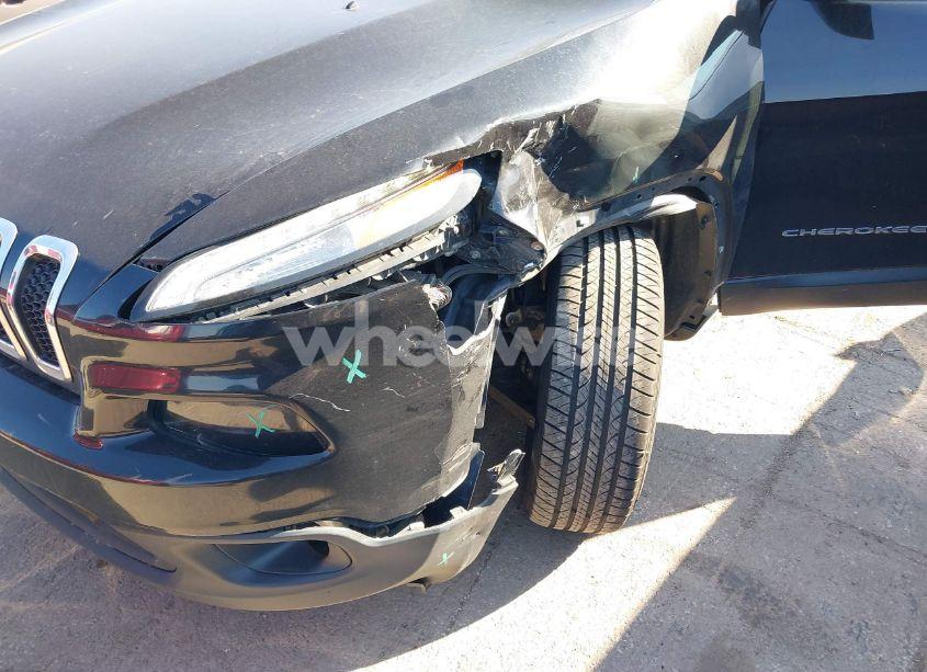 Photo 6 of 2016 Jeep Cherokee LATITUDE (VIN 1C4PJLCB4GW126010)