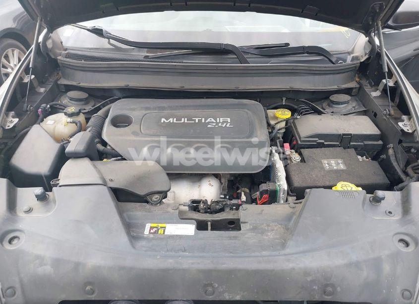 Photo 10 of 2016 Jeep Cherokee LATITUDE (VIN 1C4PJLCB4GW138156)