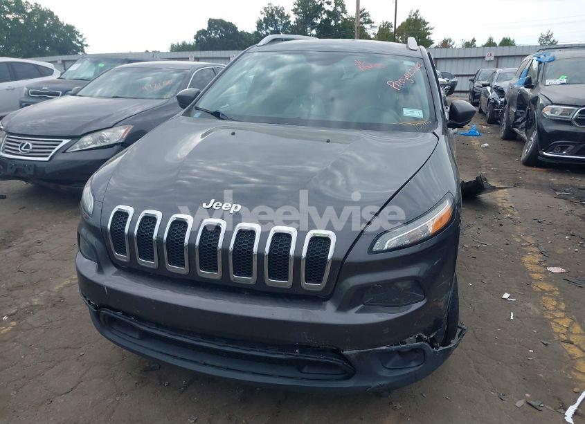 Photo 12 of 2016 Jeep Cherokee LATITUDE (VIN 1C4PJLCB4GW138156)