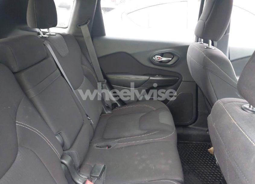 Photo 8 of 2016 Jeep Cherokee LATITUDE (VIN 1C4PJLCB4GW138156)