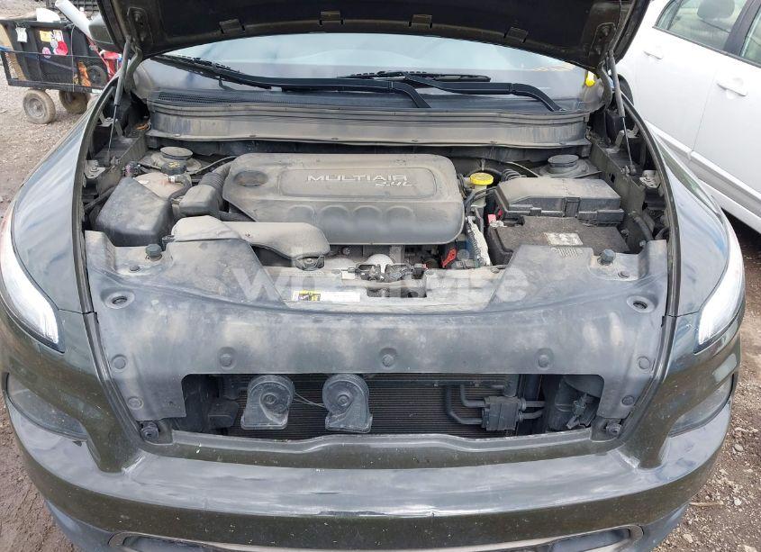 Photo 10 of 2016 Jeep Cherokee 75TH ANNIVERSARY (VIN 1C4PJLCB4GW287800)