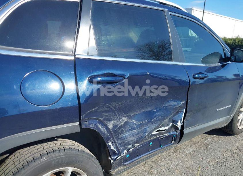 Photo 6 of 2016 Jeep Cherokee LATITUDE (VIN 1C4PJLCB4GW291071)