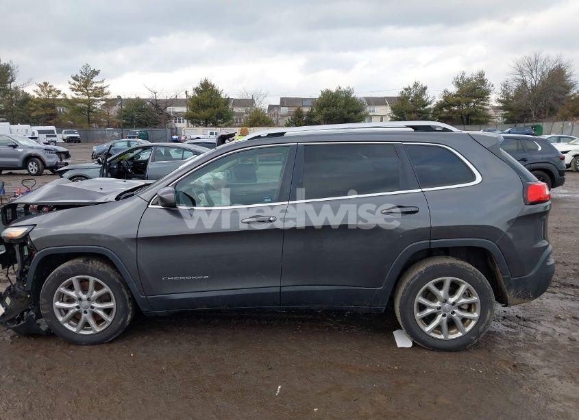 Photo 14 of 2017 Jeep Cherokee LATITUDE FWD (VIN 1C4PJLCB4HW507776)