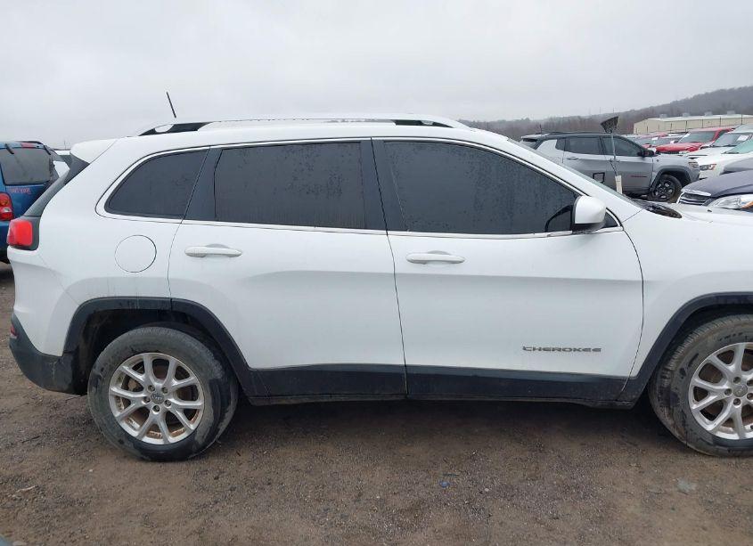 Photo 13 of 2017 Jeep Cherokee LATITUDE FWD (VIN 1C4PJLCB4HW517627)