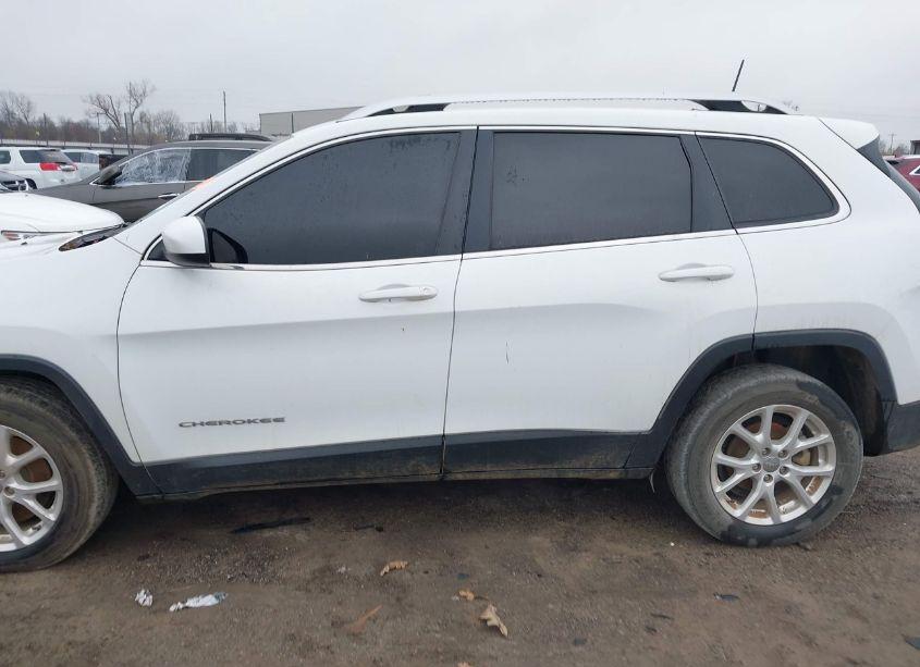 Photo 14 of 2017 Jeep Cherokee LATITUDE FWD (VIN 1C4PJLCB4HW517627)