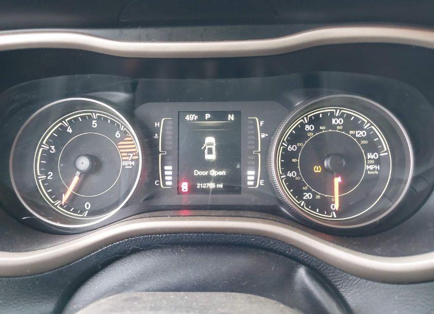 Photo 7 of 2017 Jeep Cherokee LATITUDE FWD (VIN 1C4PJLCB4HW517627)