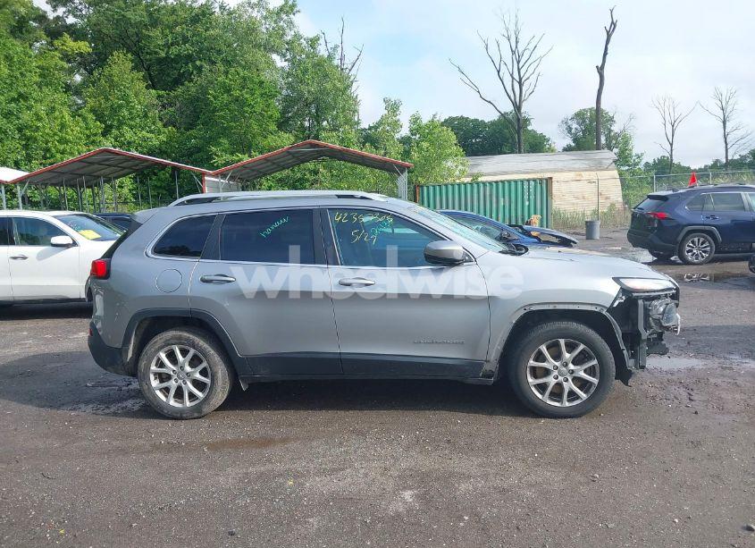 Photo 13 of 2017 Jeep Cherokee LATITUDE FWD (VIN 1C4PJLCB4HW559926)