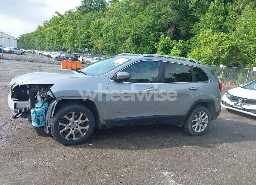 Photo 14 of 2017 Jeep Cherokee LATITUDE FWD (VIN 1C4PJLCB4HW559926)
