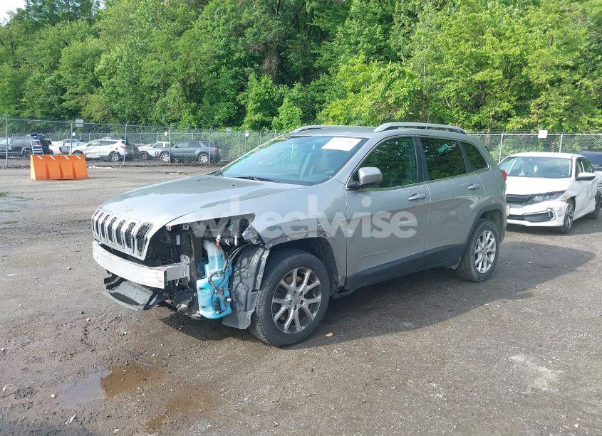Photo 2 of 2017 Jeep Cherokee LATITUDE FWD (VIN 1C4PJLCB4HW559926)