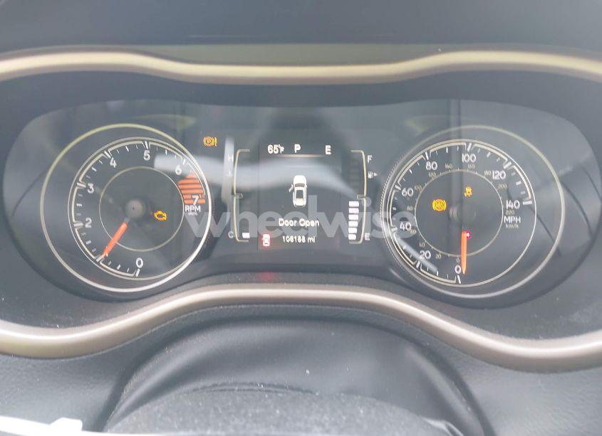 Photo 7 of 2017 Jeep Cherokee LATITUDE FWD (VIN 1C4PJLCB4HW559926)