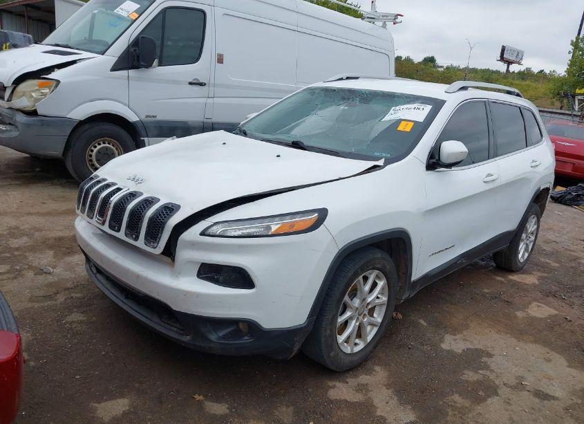 Photo 2 of 2017 Jeep Cherokee LATITUDE FWD (VIN 1C4PJLCB4HW602919)