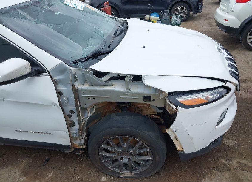 Photo 6 of 2017 Jeep Cherokee LATITUDE FWD (VIN 1C4PJLCB4HW602919)