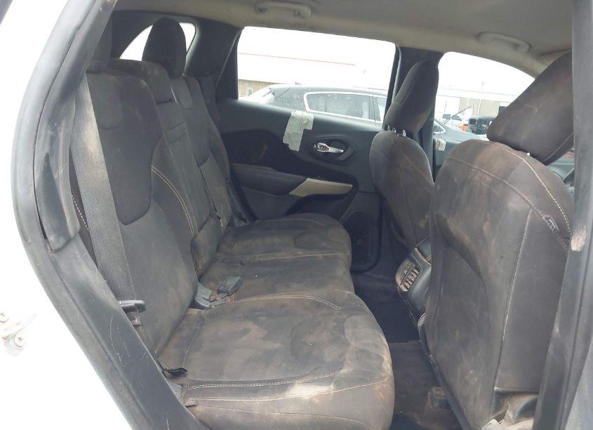 Photo 8 of 2017 Jeep Cherokee LATITUDE FWD (VIN 1C4PJLCB4HW602919)