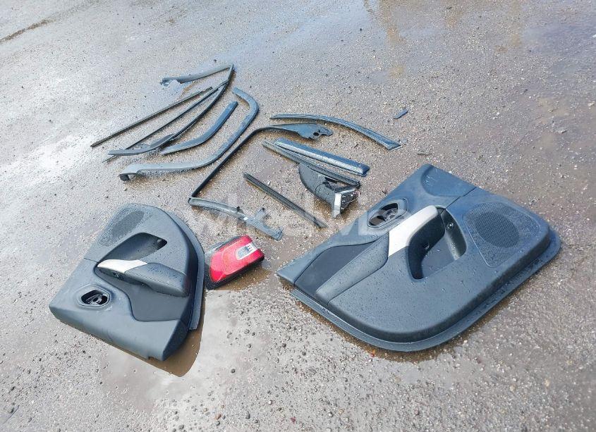 Photo 12 of 2018 Jeep Cherokee LATITUDE FWD (VIN 1C4PJLCB4JD543114)