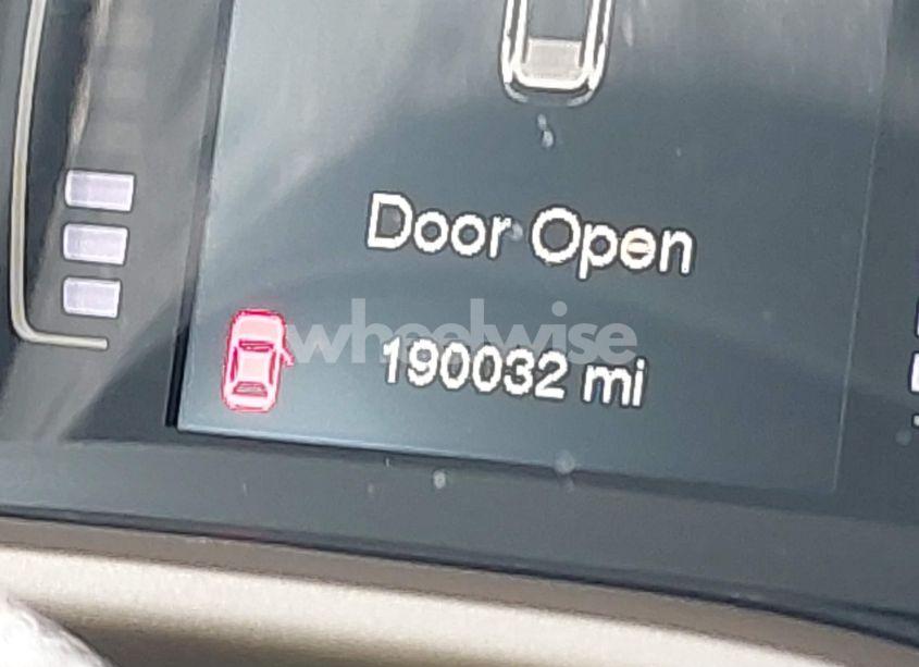 Photo 16 of 2018 Jeep Cherokee LATITUDE FWD (VIN 1C4PJLCB4JD543114)