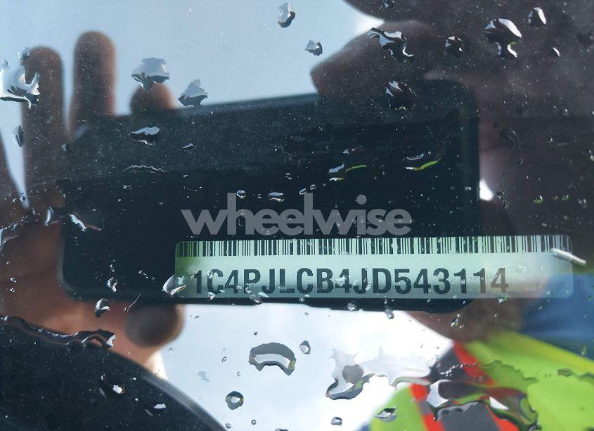 Photo 9 of 2018 Jeep Cherokee LATITUDE FWD (VIN 1C4PJLCB4JD543114)