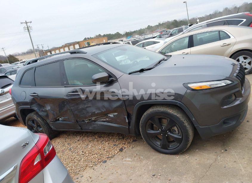 Photo 13 of 2018 Jeep Cherokee LATITUDE FWD (VIN 1C4PJLCB4JD551620)