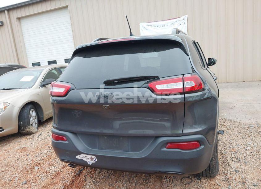 Photo 16 of 2018 Jeep Cherokee LATITUDE FWD (VIN 1C4PJLCB4JD551620)