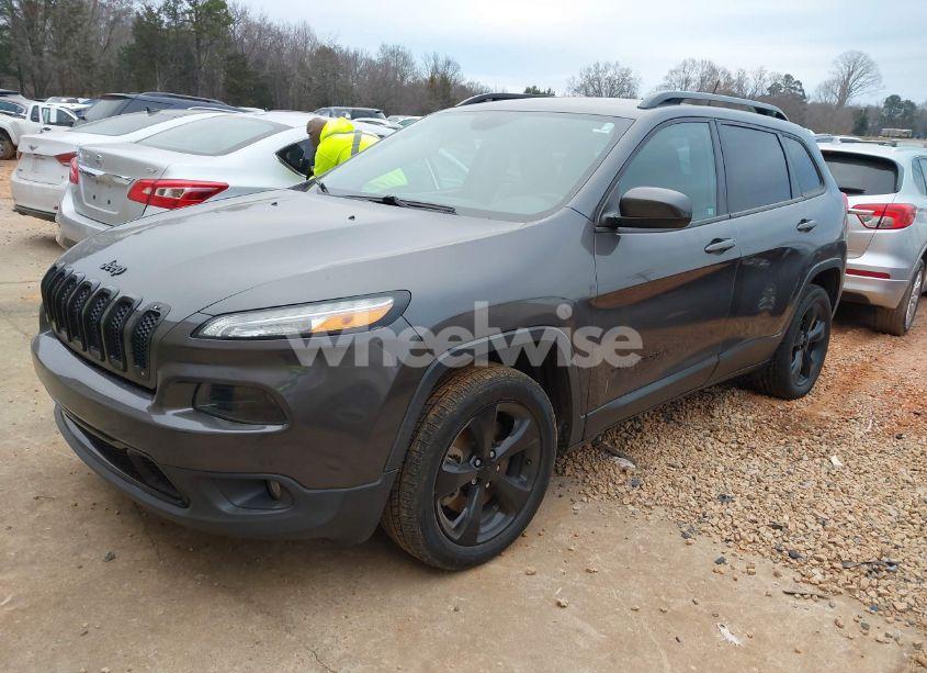 Photo 2 of 2018 Jeep Cherokee LATITUDE FWD (VIN 1C4PJLCB4JD551620)