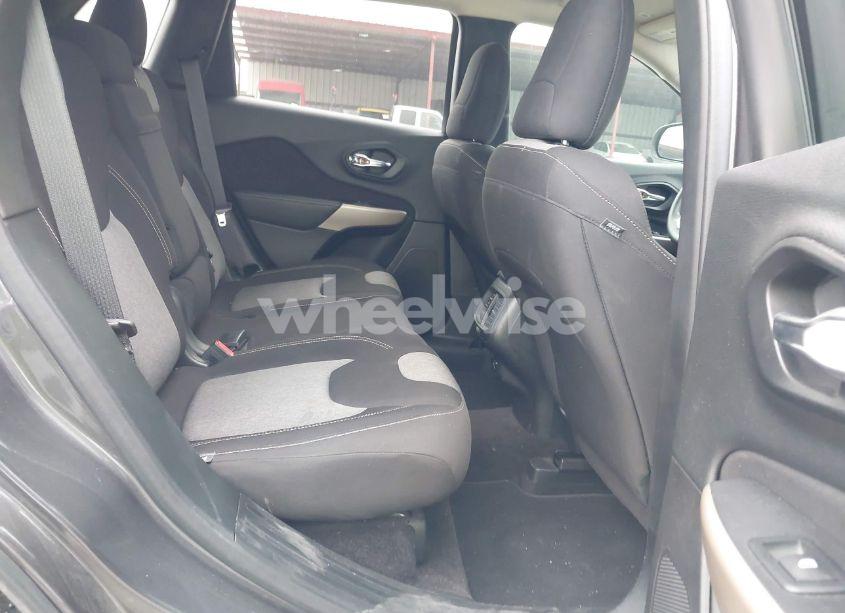 Photo 8 of 2018 Jeep Cherokee LATITUDE TECH CONNECT FWD (VIN 1C4PJLCB4JD587873)