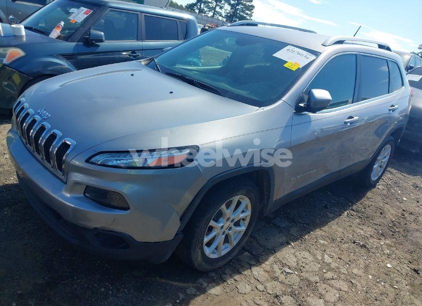 Photo 2 of 2018 Jeep Cherokee LATITUDE FWD (VIN 1C4PJLCB4JD612058)