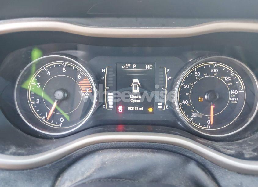 Photo 7 of 2018 Jeep Cherokee LATITUDE FWD (VIN 1C4PJLCB4JD612058)