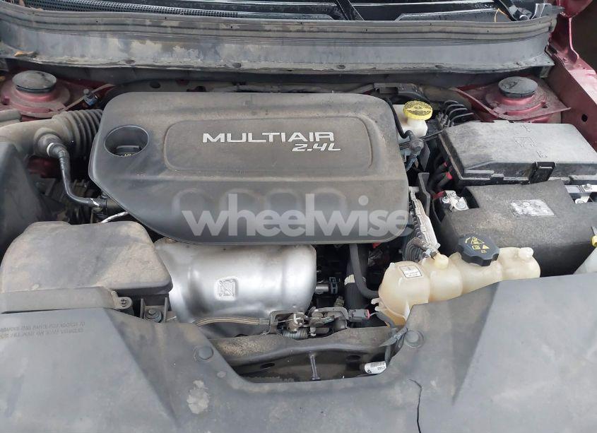 Photo 10 of 2019 Jeep Cherokee LATITUDE FWD (VIN 1C4PJLCB4KD134421)