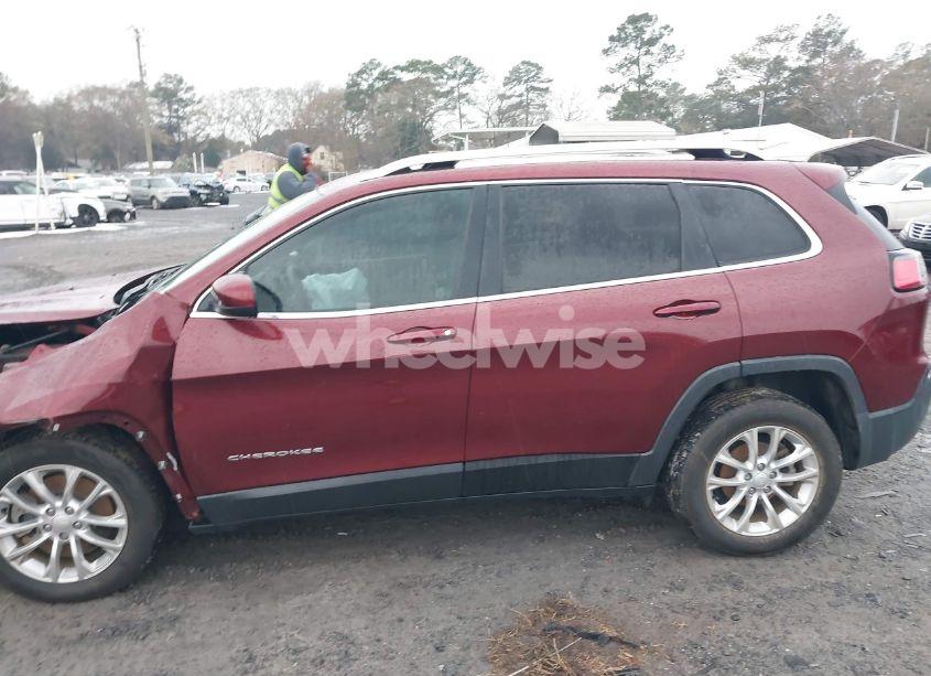 Photo 15 of 2019 Jeep Cherokee LATITUDE FWD (VIN 1C4PJLCB4KD134421)