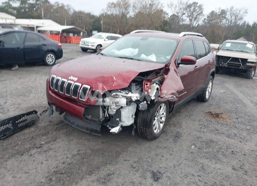 Photo 2 of 2019 Jeep Cherokee LATITUDE FWD (VIN 1C4PJLCB4KD134421)