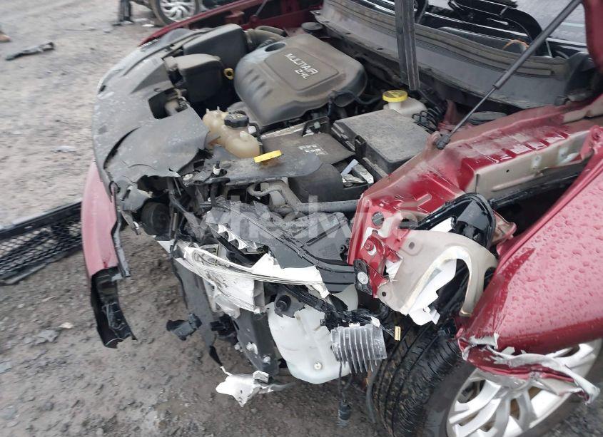 Photo 6 of 2019 Jeep Cherokee LATITUDE FWD (VIN 1C4PJLCB4KD134421)