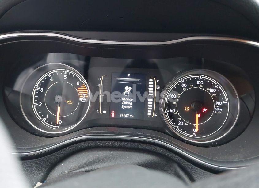 Photo 7 of 2019 Jeep Cherokee LATITUDE FWD (VIN 1C4PJLCB4KD134421)