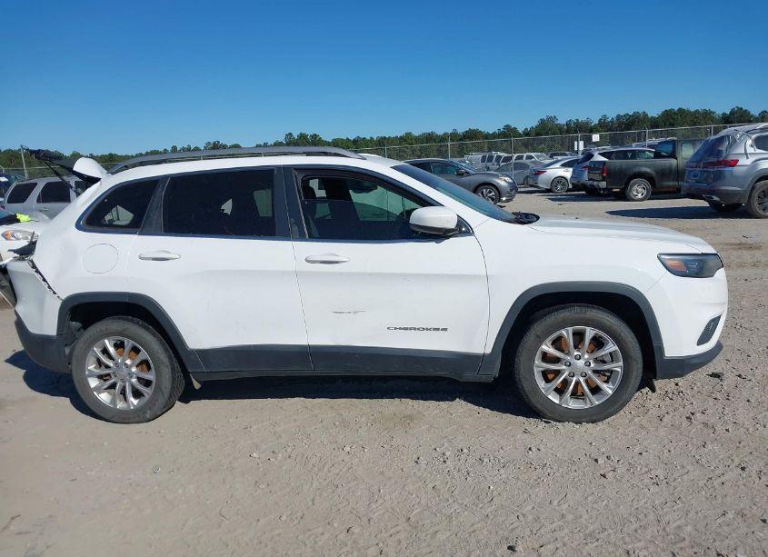 Photo 13 of 2019 Jeep Cherokee LATITUDE FWD (VIN 1C4PJLCB4KD134449)