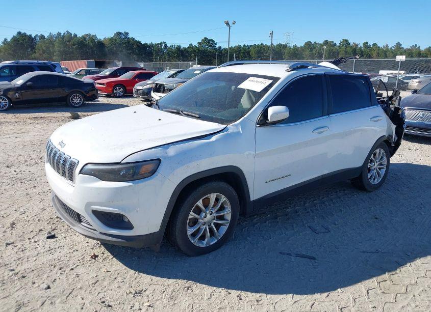 Photo 2 of 2019 Jeep Cherokee LATITUDE FWD (VIN 1C4PJLCB4KD134449)