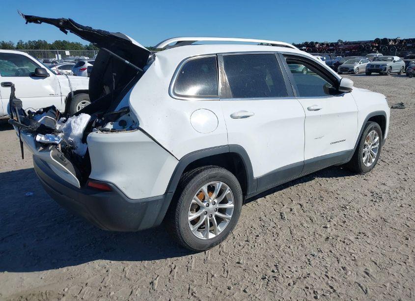 Photo 4 of 2019 Jeep Cherokee LATITUDE FWD (VIN 1C4PJLCB4KD134449)