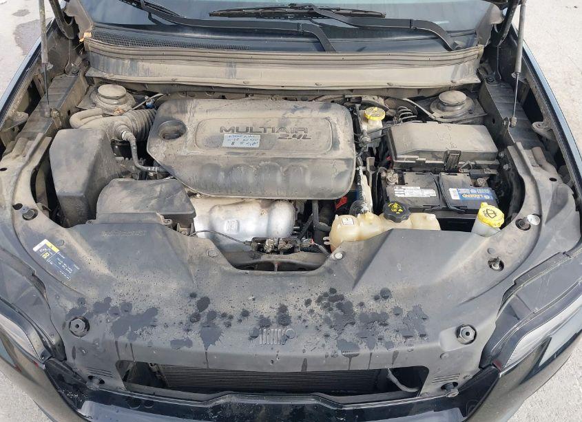 Photo 10 of 2019 Jeep Cherokee LATITUDE FWD (VIN 1C4PJLCB4KD348745)