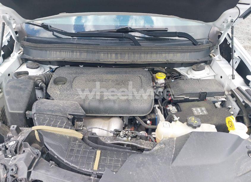 Photo 10 of 2019 Jeep Cherokee LATITUDE FWD (VIN 1C4PJLCB4KD366405)