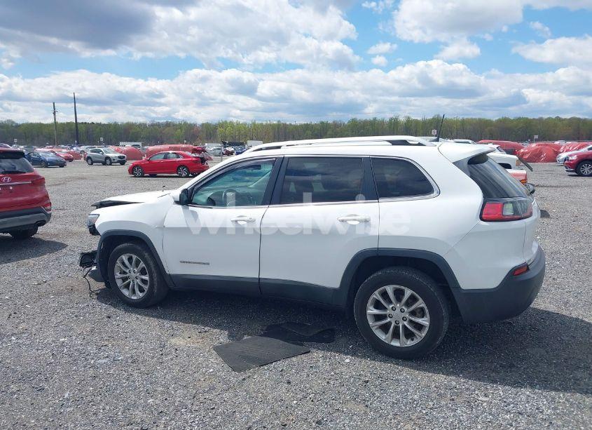 Photo 14 of 2019 Jeep Cherokee LATITUDE FWD (VIN 1C4PJLCB4KD366405)